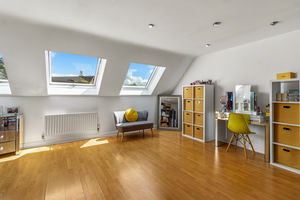 Top floor bedroom- click for photo gallery